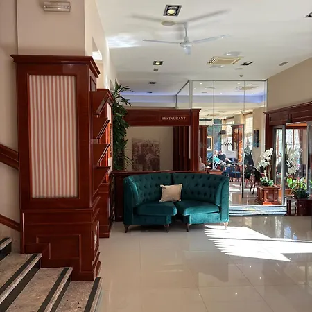 Bristol Hotel 4*