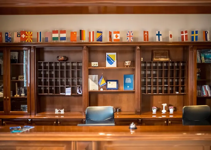 布里斯都酒店 4*