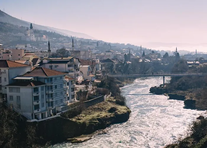 布里斯都酒店 4*